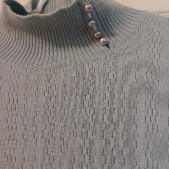 Mainbocker Womens Size XL Light Blue Cashmere Turtleneck with pearl button - Picture 5 of 8